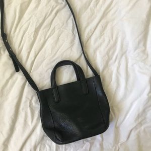 Cross body baggu bag